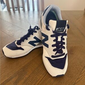 Figs Women's size 6 New Balance Navy and Cream Shoes